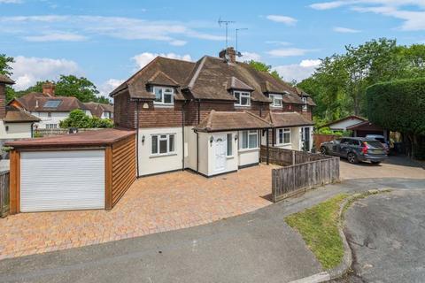 3 bedroom semi-detached house to rent, Hedgerley Village 3 bedroom semi-detached house £2295pcm