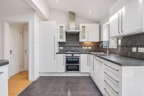 3 bedroom semi-detached house to rent, Hedgerley Village 3 bedroom semi-detached house £2295pcm