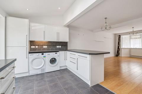 3 bedroom semi-detached house to rent, Hedgerley Village 3 bedroom semi-detached house £2295pcm