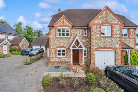 3 bedroom semi-detached house to rent, Kemsley Chase, Farnham Royal £2395pcm Available 10th July