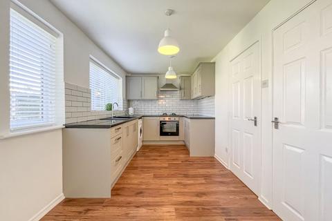 28 Tyning Close, Wolverhampton, WV9 5QH