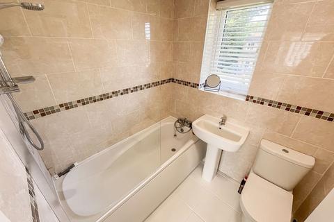 28 Tyning Close, Wolverhampton, WV9 5QH