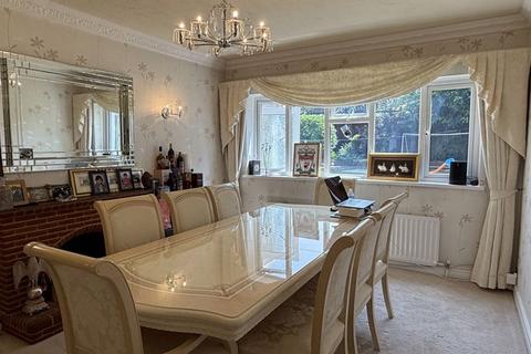 2 Oaklands Road, Sutton Coldfield, B74 2TB