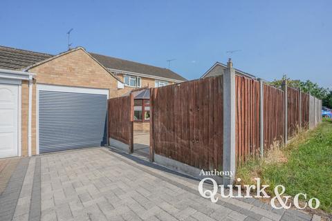 3 bedroom semi-detached house for sale, Essex Close, Basildon, SS15