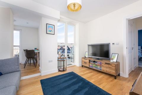 1 bedroom apartment to rent, New Zealand Avenue, Walton-On-Thames