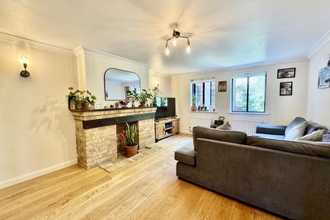 2 bedroom apartment for sale, Bassetsbury Lane, High Wycombe HP11