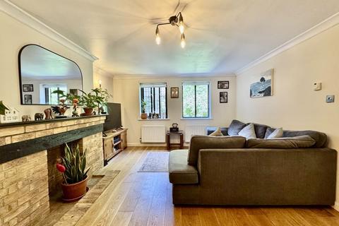 2 bedroom apartment for sale, Bassetsbury Lane, High Wycombe HP11