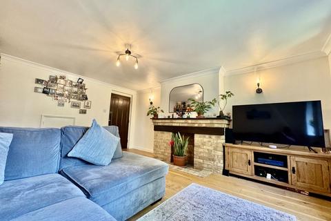 2 bedroom apartment for sale, Bassetsbury Lane, High Wycombe HP11