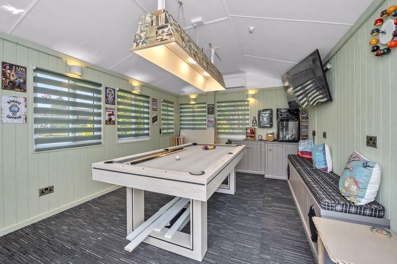 Bar/Summer House