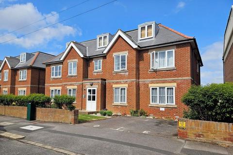 2 bedroom apartment for sale, High Street, Lee-On-The-Solent, PO13