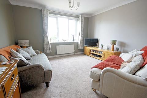 2 bedroom apartment for sale, High Street, Lee-On-The-Solent, PO13