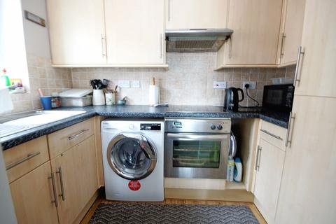 2 bedroom apartment for sale, High Street, Lee-On-The-Solent, PO13
