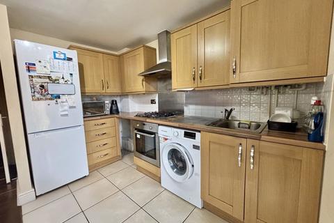 2 bedroom apartment for sale, Nine Acres Close, Hayes, UB3