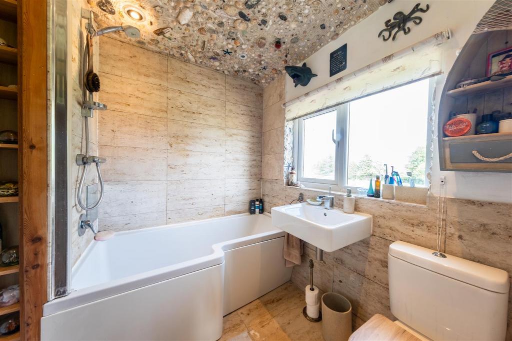 11a Eaton Road-015.jpg