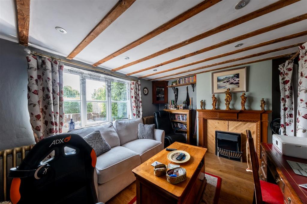 11a Eaton Road-008.jpg