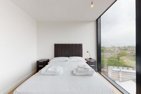 Studio to rent, Highgate Hill