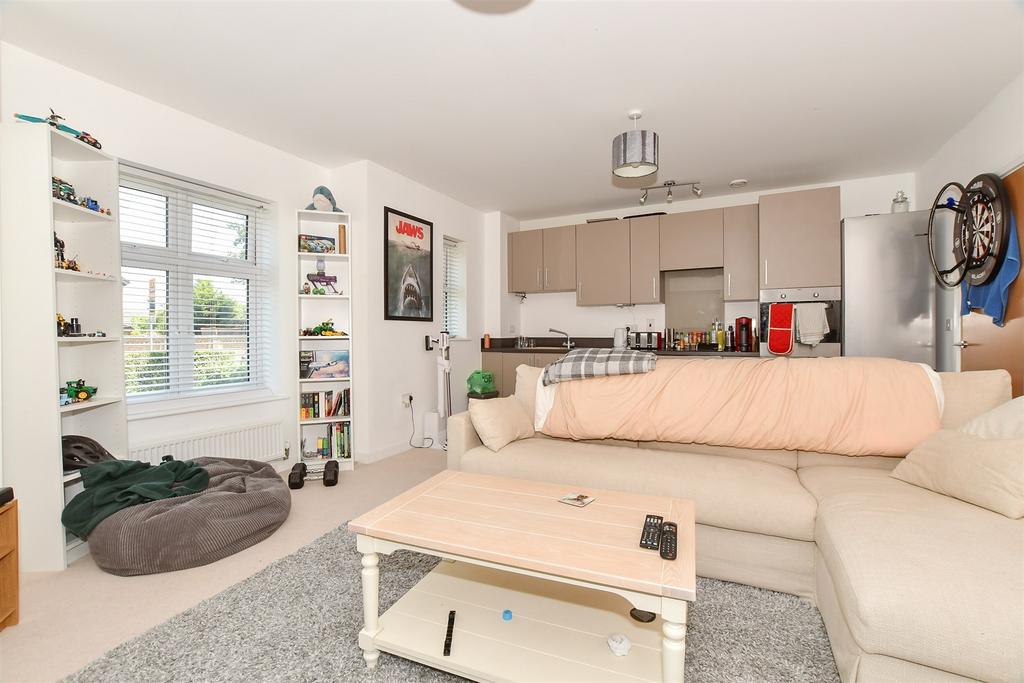 Lounge/Kitchen