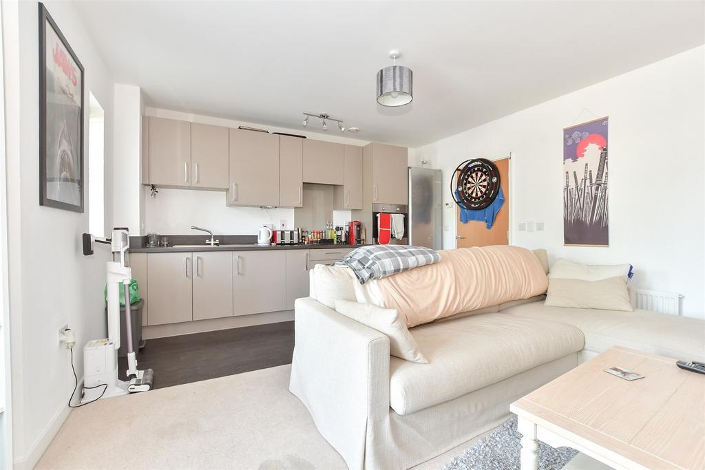 Lounge/Kitchen