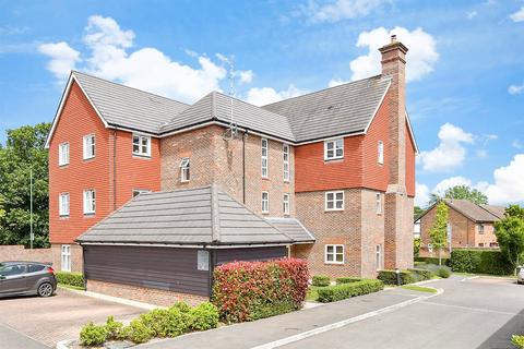 2 bedroom ground floor flat for sale, Bluebell Court, Horsham RH13