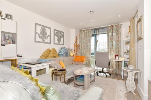 1 bedroom flat for sale, Garrison Point, Chatham ME4