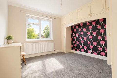 Edgware HA8