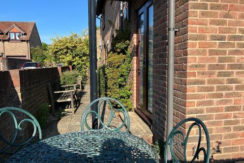 8 Dukes Yard, Steyning, BN44 3NH