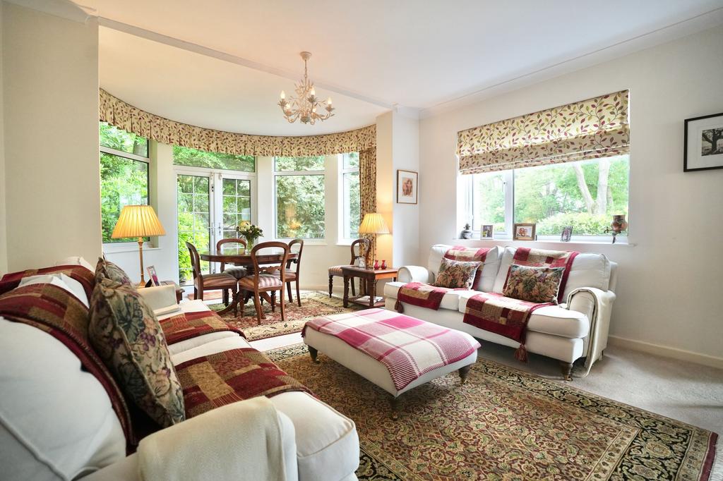 Drawing Room/Dining Room