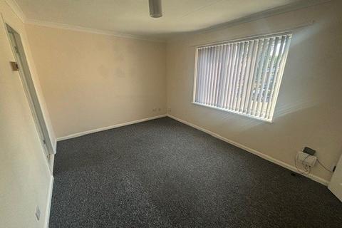 2 bedroom flat to rent, Bronte Court, Haworth Park, Hull, East Yorkshire, HU6