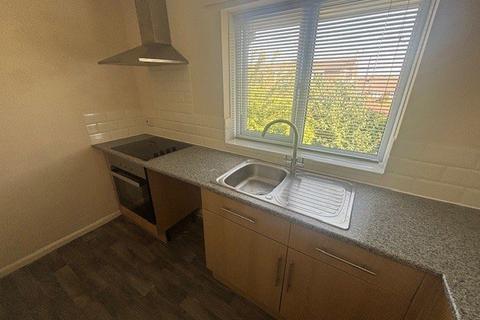 2 bedroom flat to rent, Bronte Court, Haworth Park, Hull, East Yorkshire, HU6