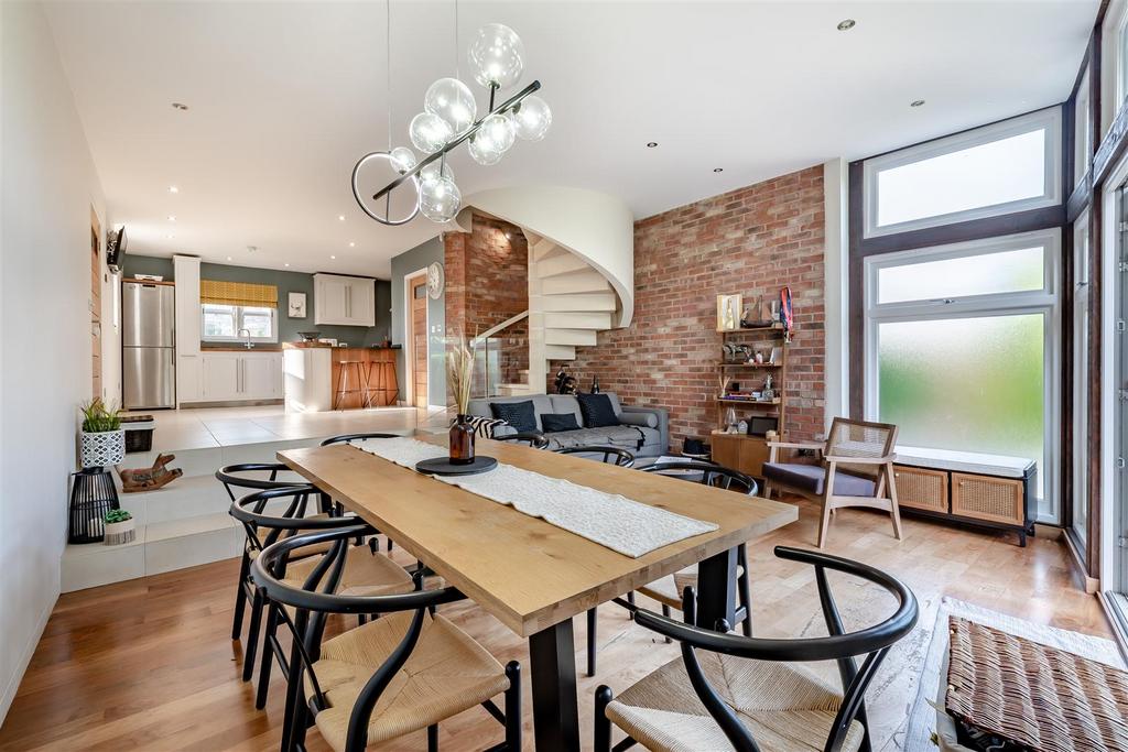 8652520-interior28.jpg