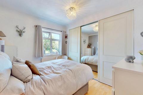 3 bedroom terraced house for sale, Becontree Avenue, Dagenham, RM8