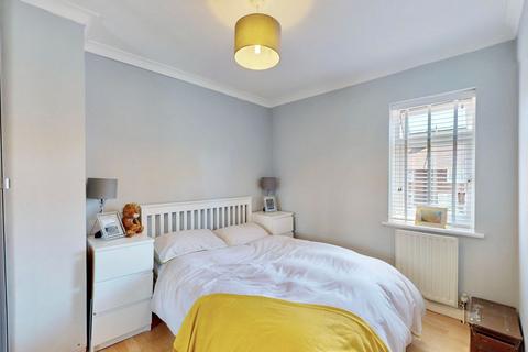 3 bedroom terraced house for sale, Becontree Avenue, Dagenham, RM8