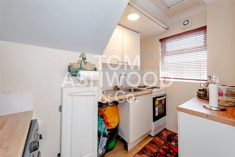 2 bedroom apartment for sale, Albert Road, Romford, RM1