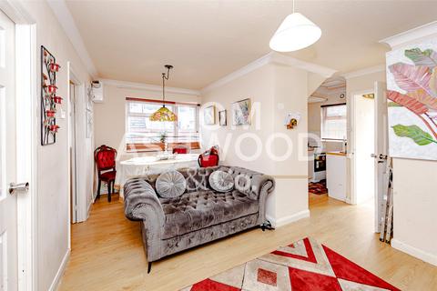 2 bedroom apartment for sale, Albert Road, Romford, RM1