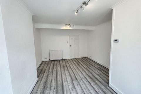 2 bedroom house to rent, Worcester Road, Manor Park