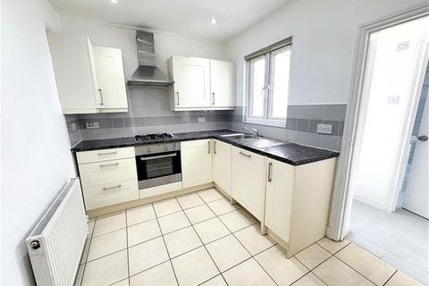 2 bedroom house to rent, Worcester Road, Manor Park