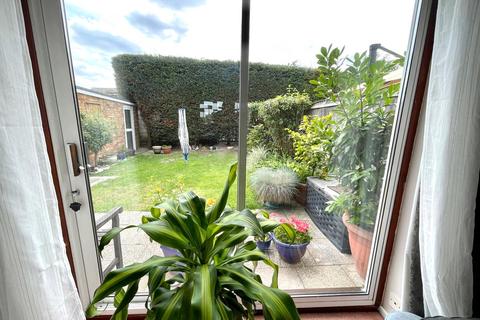 44 Cedar Drive, Hullbridge, Hockley, SS5 6JE
