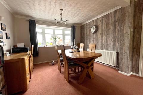 44 Cedar Drive, Hullbridge, Hockley, SS5 6JE