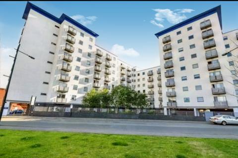 2 bedroom apartment to rent, Prince Regent Road, Hounslow TW3