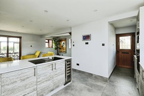 4 Abbey Lane, Slade Hooton, Sheffield, S25 1ZQ