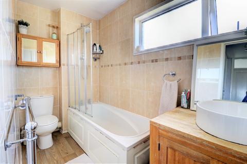 46 Copners Drive, Holmer Green, High Wycombe, HP15 6SG