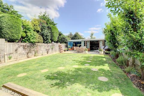 46 Copners Drive, Holmer Green, High Wycombe, HP15 6SG