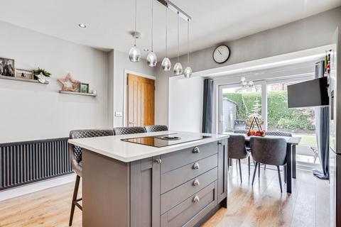 361 Leeds Road, Lofthouse, Wakefield, WF3 3QE