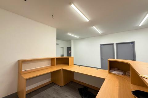 Warehouse to rent, Grosvenor Way London E5 9NE