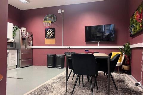 Retail property (high street) to rent, 34-42 Shorts Gdns London WC2H 9PX