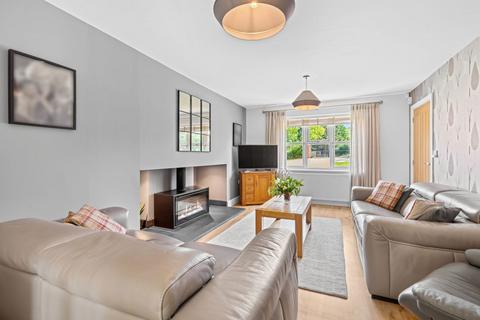 2 Stollards Close, Bishops Cleeve, Cheltenham, GL52 7AB
