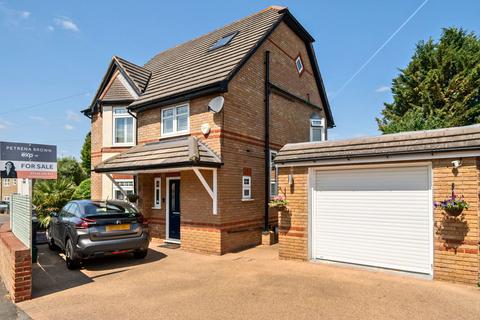 4 bedroom semi-detached house for sale, Hawes Road, Bromley BR1