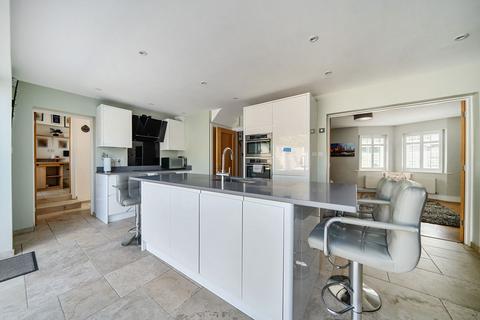 4 bedroom semi-detached house for sale, Hawes Road, Bromley BR1
