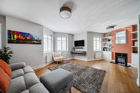 5b Hawes Road, Bromley, BR1 3JS