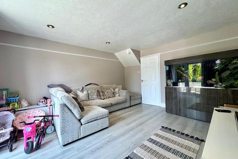 13 Bishops Grove, Merthyr Tydfil, CF47 9LJ